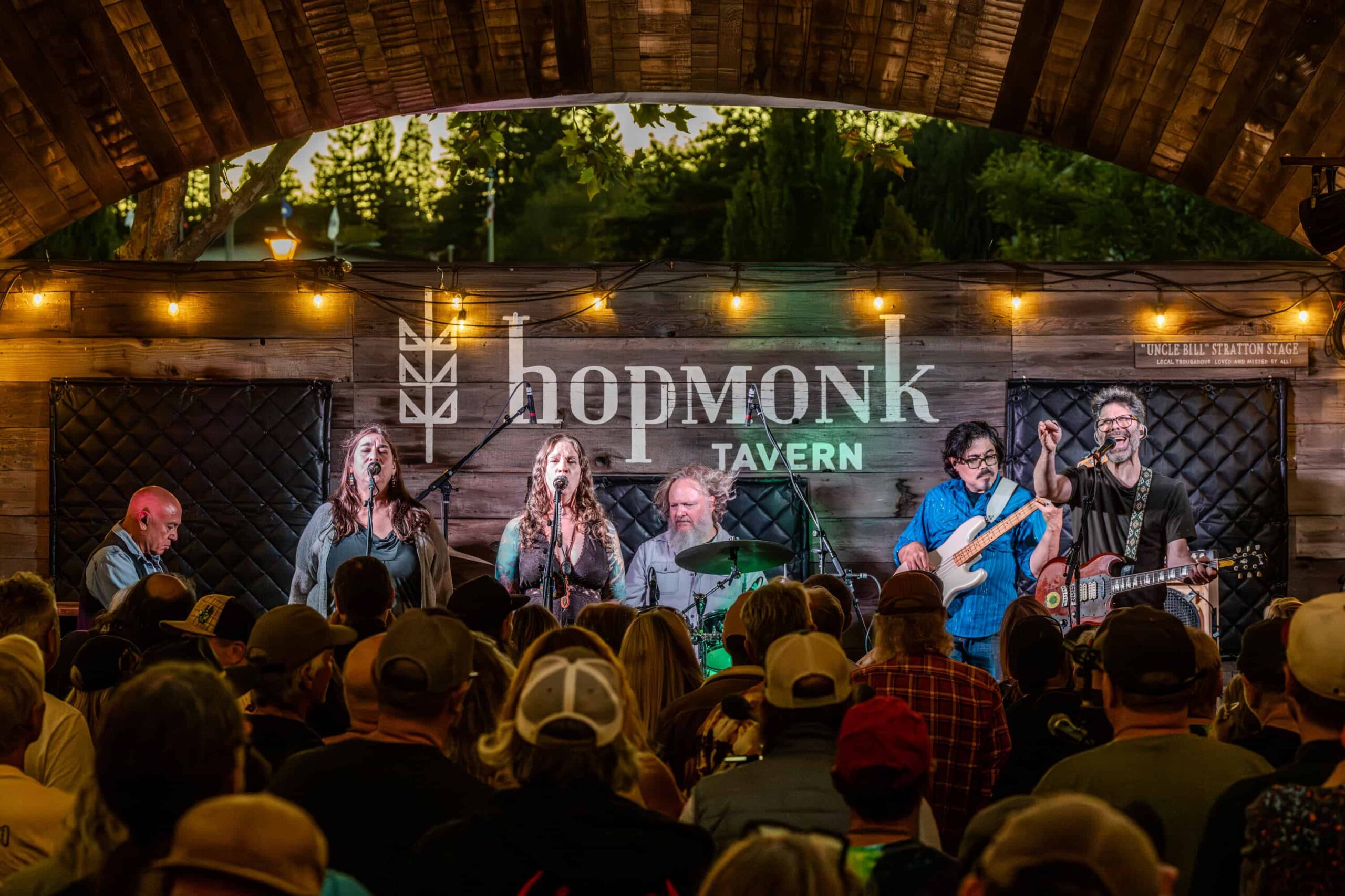 Jerry's Middle Finger at Hopmonk